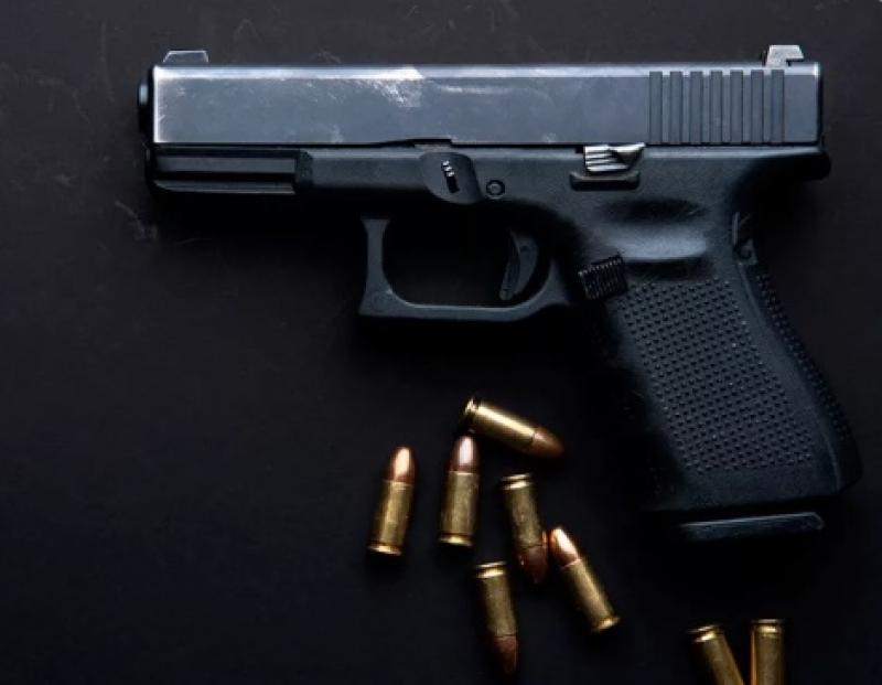 Posse ou porte de arma de uso restrito passou a ser crime hediondo