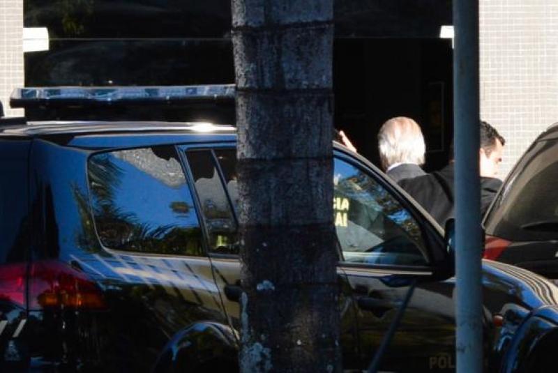 Polícia Federal prende José Dirceu e irmão na nova fase da Lava Jato