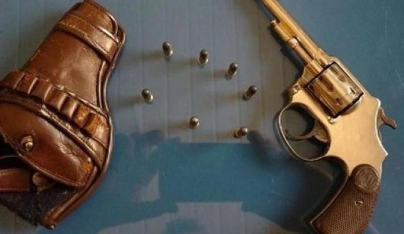 Professora de creche encontra revólver dentro de bolsa de bebê de 2 anos no Norte do PR