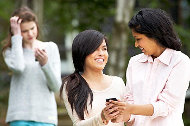 Jovem é indenizado em R$ 30 mil por cyberbullying no Norte do Paraná