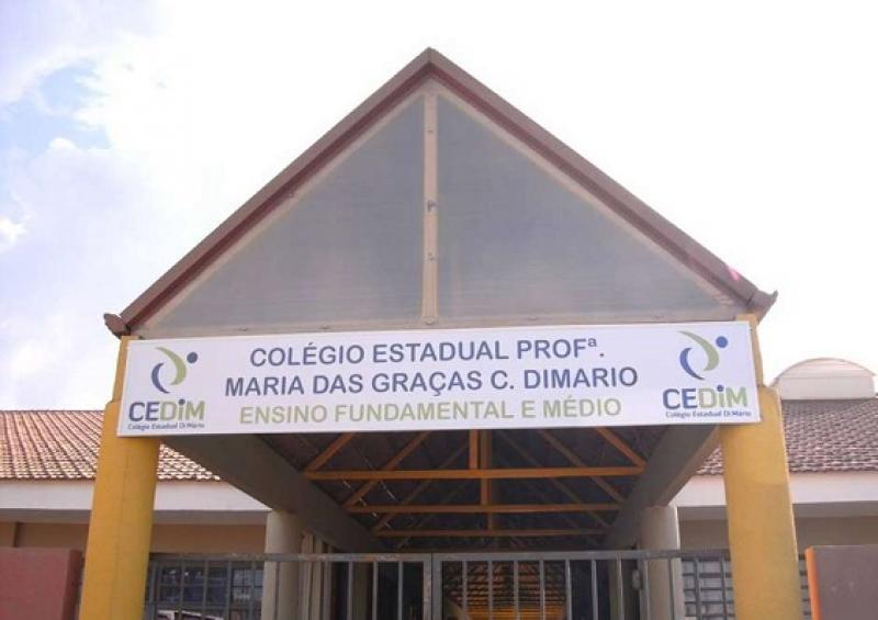 Adolescentes mascarados com machado invadem escola no Paraná