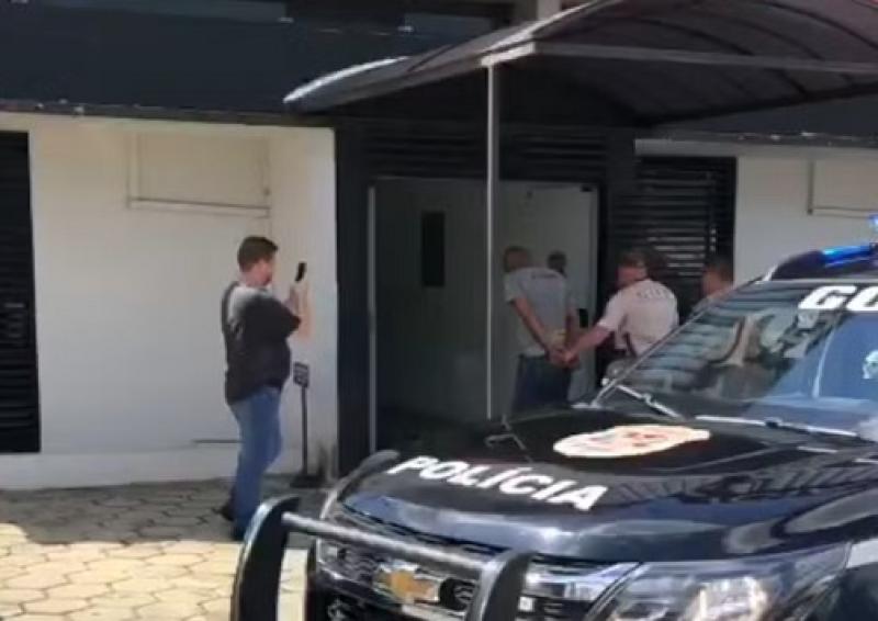 Polícia prende homem suspeito de matar mãe e filha a facadas em Bandeirantes