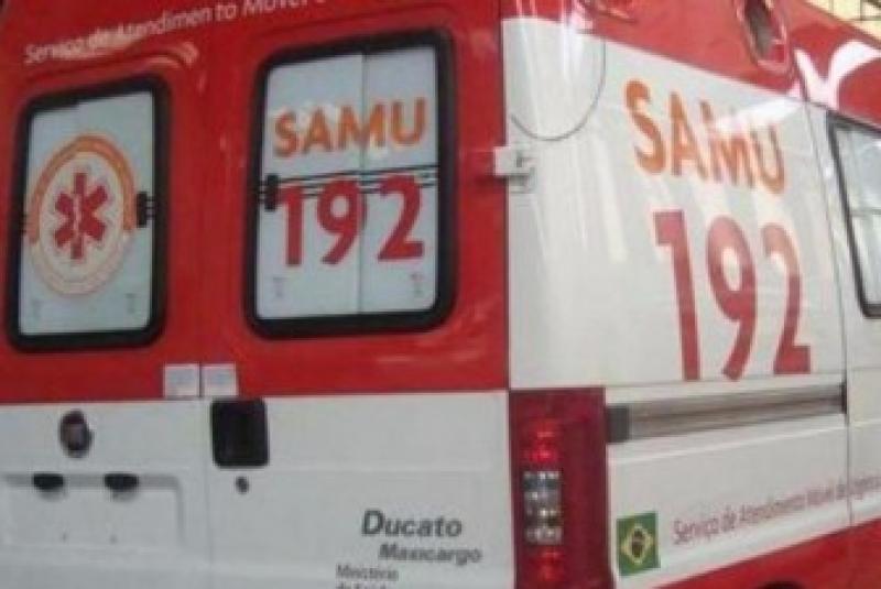 Carro bate contra árvore e mata menina de 10 anos em Ibaiti