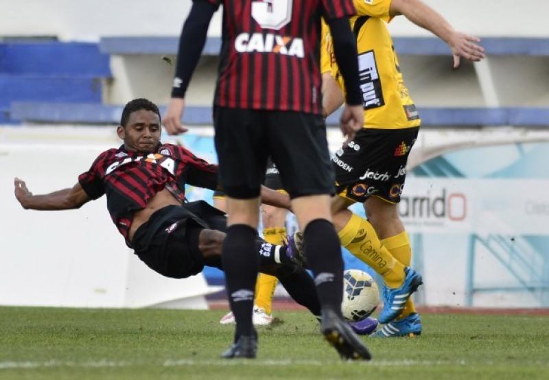 Volante Deivid completa 10 anos defendendo a camisa do AtlÃ©tico: â€œMuito especialâ€