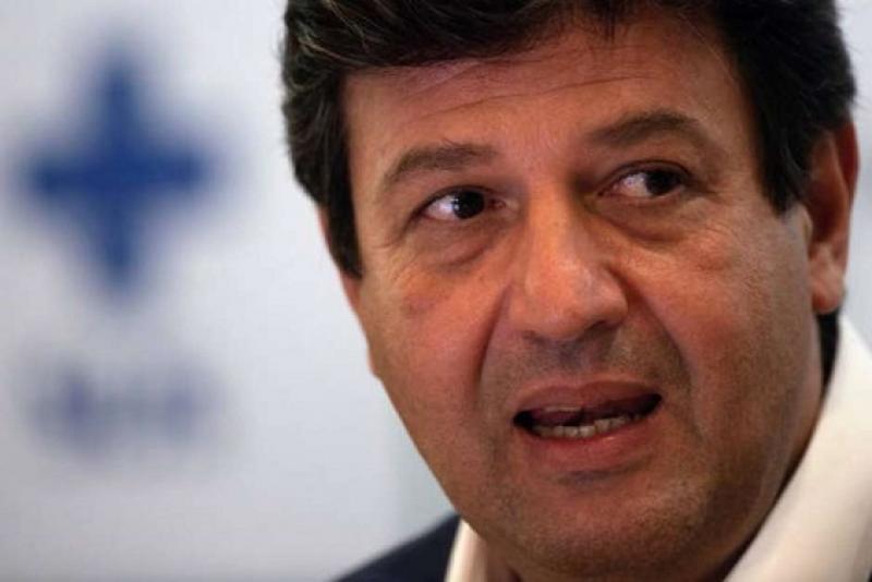 Após rumores, Bolsonaro desiste de demitir Mandetta