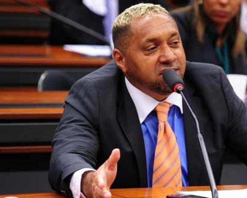 Em 1º discurso, Tiririca anuncia que não concorrerá à reeleição