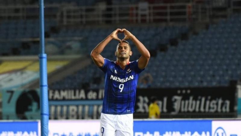 Santos acerta contratação do centroavante Kayke