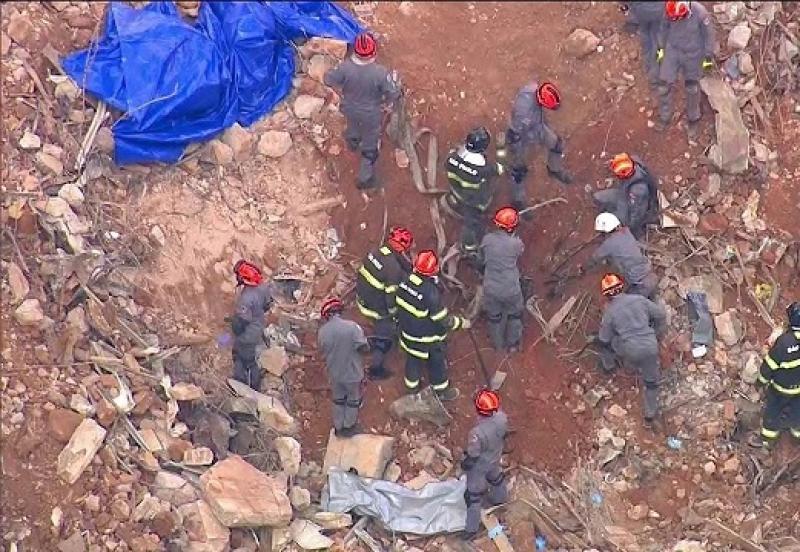 Bombeiros localizam segundo corpo no desabamento em São Paulo