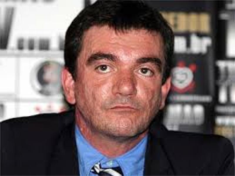 AndrÃ©s volta a questionar â€œdesmancheâ€ e comenta â€œreformulaÃ§Ã£oâ€ na base