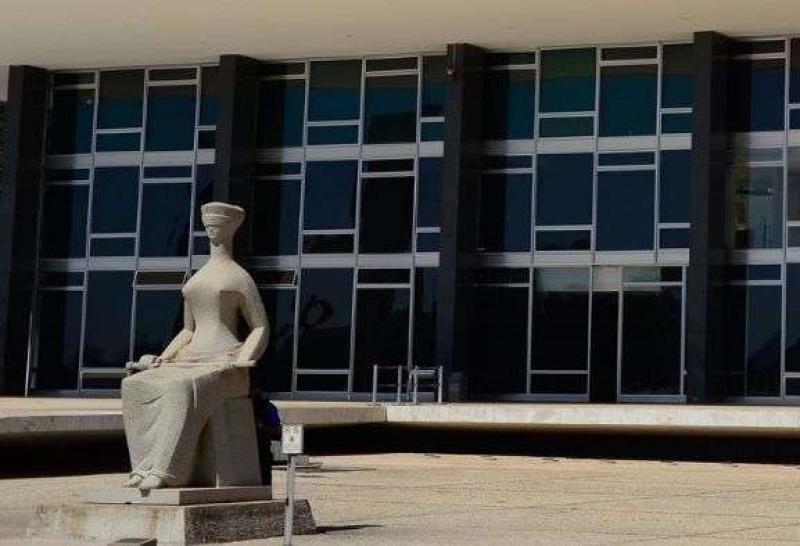 STF decide por unanimidade que Forças Armadas não são poder moderador