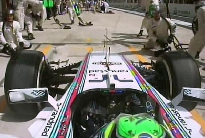 Massa é punido por excesso de velocidade e ainda para em box errado