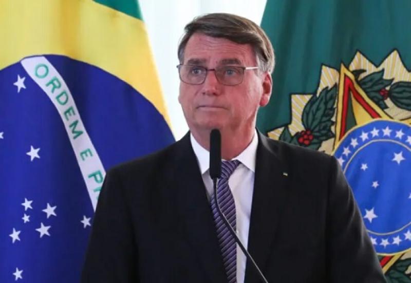 Bolsonaro registra candidatura no TSE e declara R$ 2,3 milhões em bens