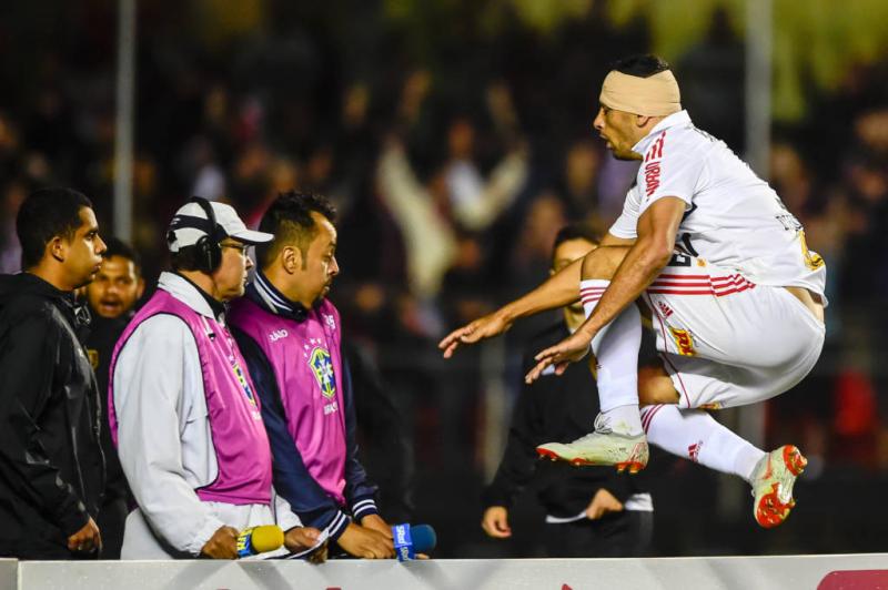 São Paulo perde Régis, mas pode ter retorno de trio contra o Santos