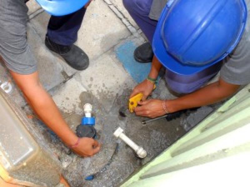 Dupla se passa por funcionários da Sanepar e furtam casal de idosos em Siqueira Campos