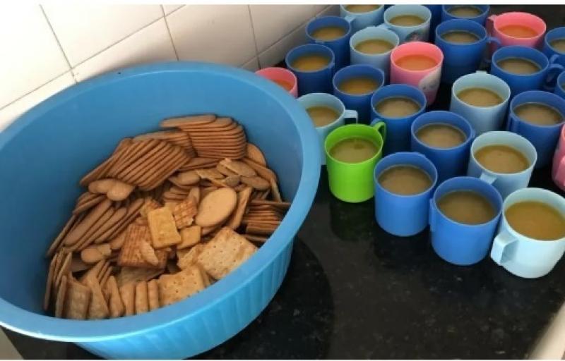Sem reajuste há 5 anos, merenda vira bolacha e suco em cidades pobres