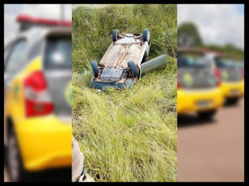 Rapaz de Arapoti furta carro em W. Braz, capota na PR-092 e acaba preso em meio a lavoura de soja