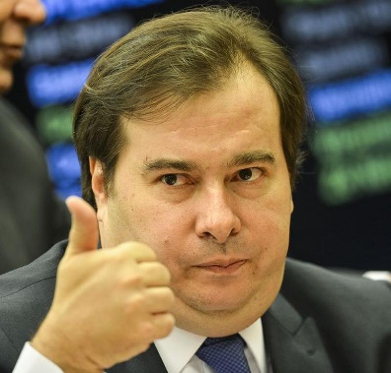 Maia quer concluir 1º turno de votação da Previdência ainda hoje