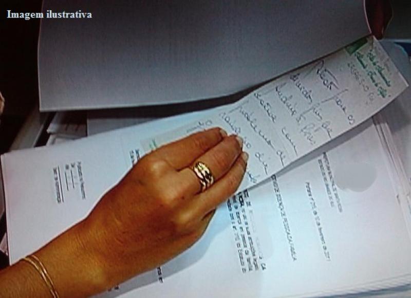 Justiça bloqueia bens de servidor platinense que trabalhava em escola privada durante períodos de licença