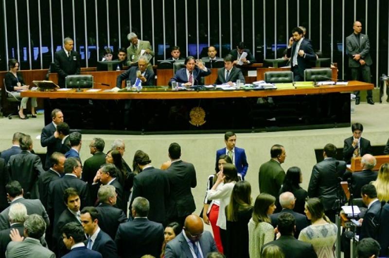 Congresso mantém veto presidencial a porte de armas por agentes de trânsito