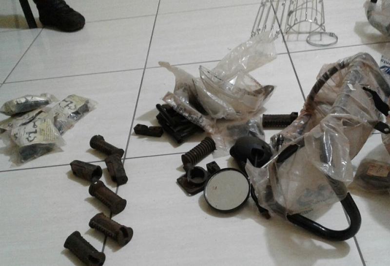 PM prende receptador de peças de motocicletas furtadas