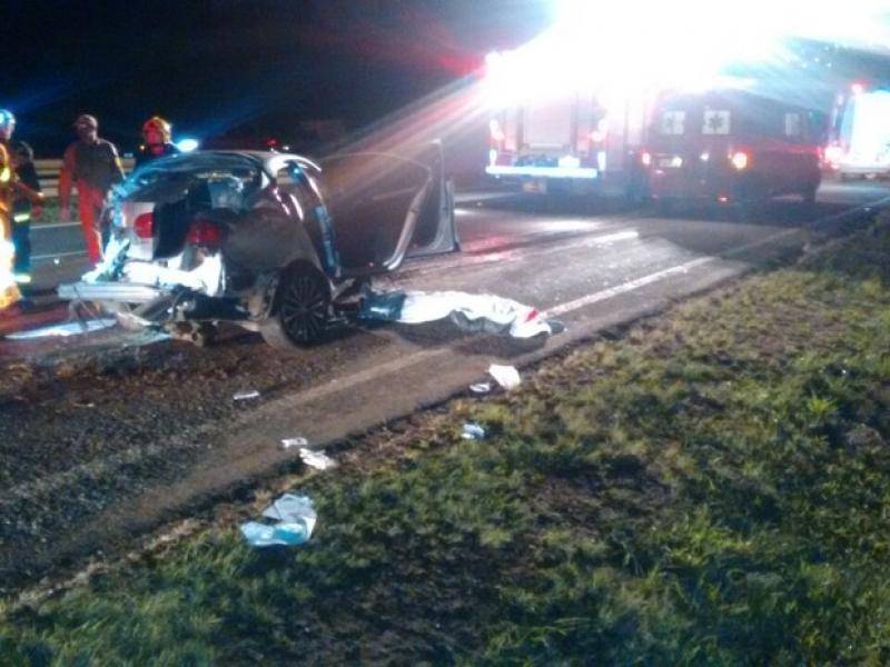 Uma pessoa morre e quatro ficam feridas em capotamento na BR-376