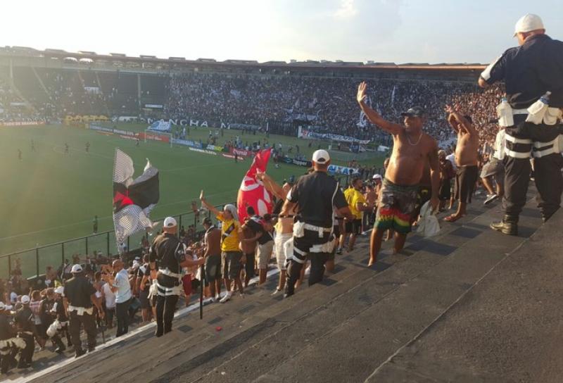 DepredaÃ§Ã£o e pimenta: SÃ£o JanuÃ¡rio sobrevive Ã tensÃ£o do clÃ¡ssico carioca