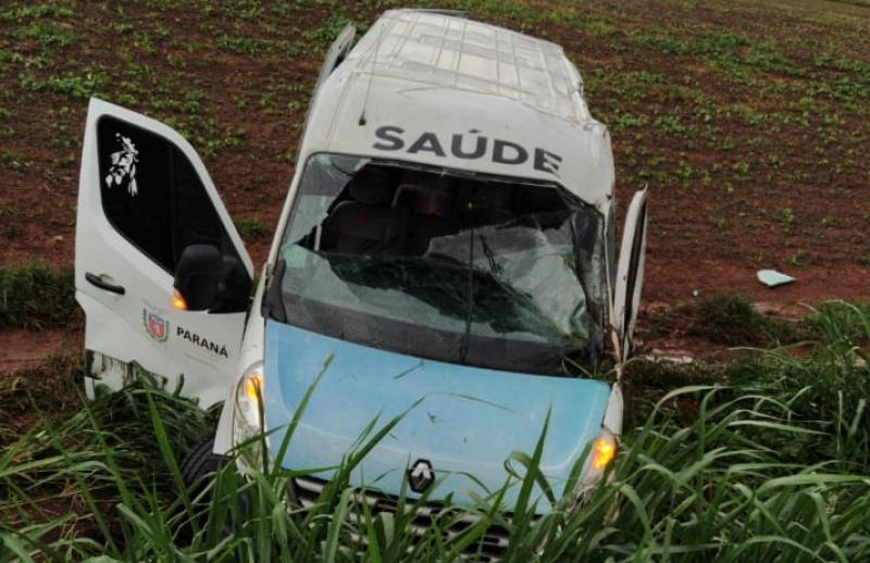 Van da Saúde de Quatiguá capota entre Arapoti e Wenceslau Braz