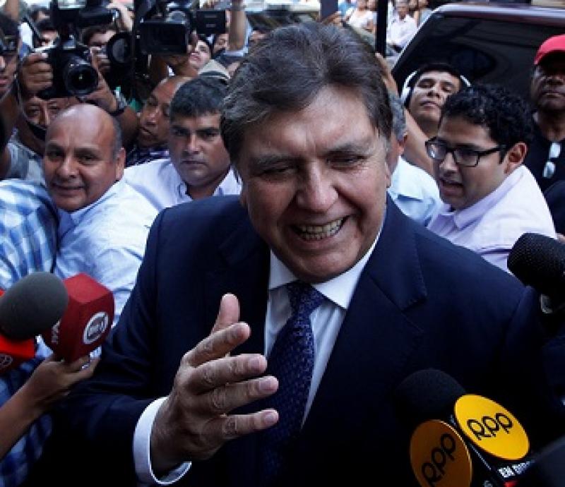 Ex-presidente peruano tenta suicídio antes de ser preso, diz polícia