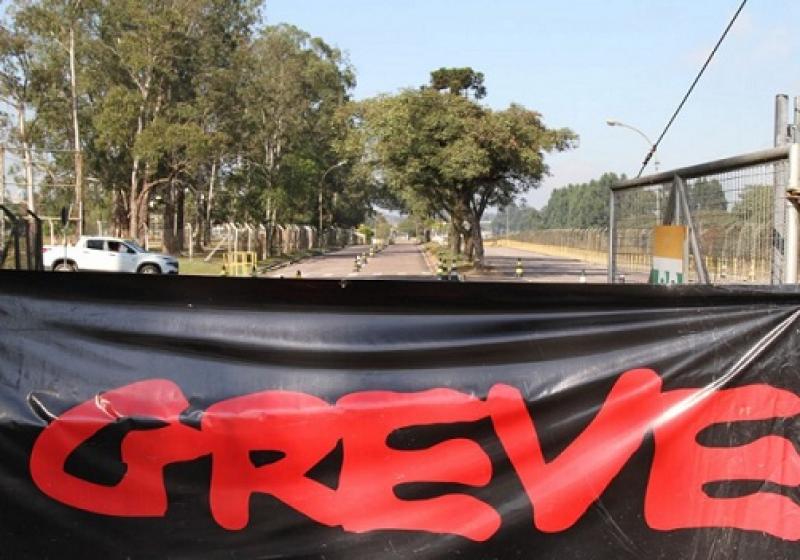 Caminhoneiros insatisfeitos ameaçam nova greve em maio