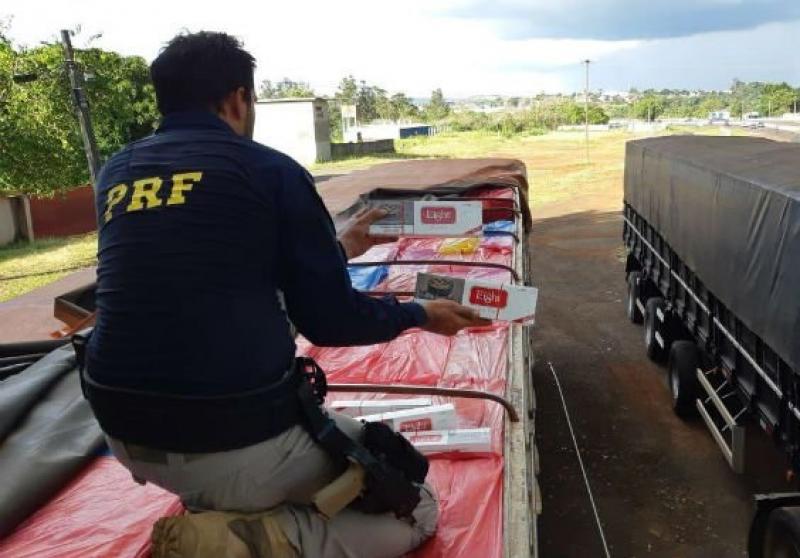 PRF apreende R$ 4 milhões em cigarros em Ibiporã