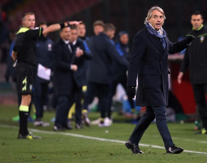 Mancini chama técnico do Napoli de racista e homofóbico após discussão