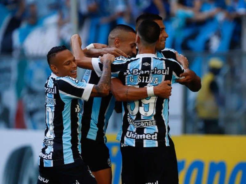 Roger Machado exalta jogadores e explica como mudou a postura do GrÃªmio em tÃ£o pouco tempo: â€œCasamentoâ€