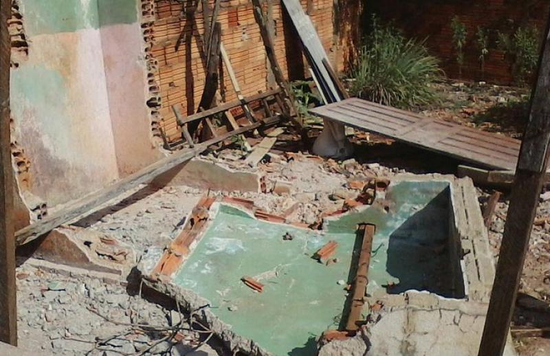 Laje de banheiro desaba e mata homem no Norte do Paraná