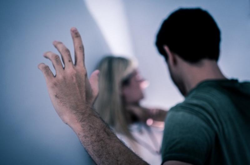 Projeto que obriga agressor de violência doméstica a ressarcir SUS é aprovado na Câmara