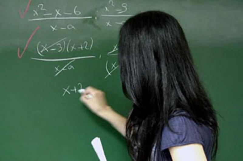 MEC quer adiar ampliação do tempo de formação de professor