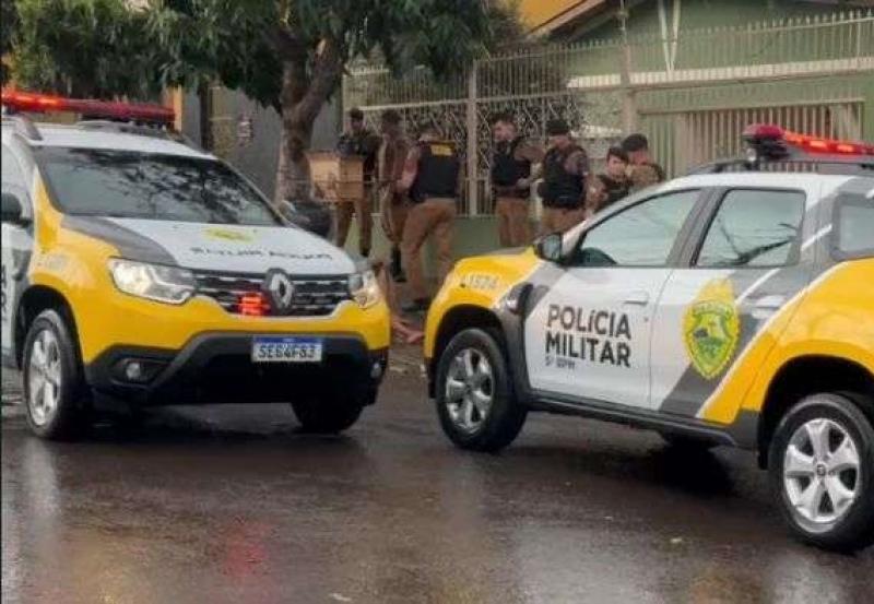 Jovem é encontrada morta com bebês ao lado em Sarandi; marido fugiu do local com arma