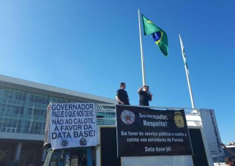 Professores, policiais e outros servidores do Paraná entram em greve nesta terça-feira