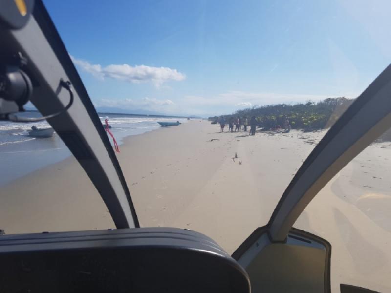 Criança de 6 anos salva três pessoas após barco virar em Guaraqueçaba