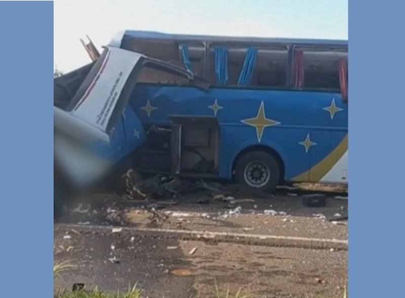 Tragédia: Acidente em rodovia no interior de SP provoca 37 mortes, diz PM