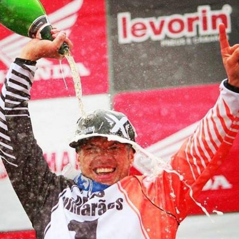 Morre o paranaense Davis Guimarães, campeão de motocross