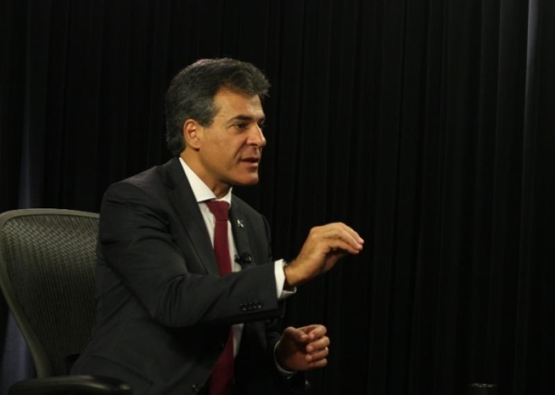 Juristas e professores protocolam pedido de impeachment de Richa no PR