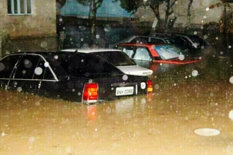 Grande tempestade e ventos com mais de 80 km/h atingem Ourinhos-SP e Cambará-PR