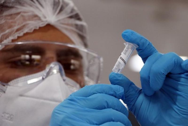 Brasil acumula 141.406 mortes pelo novo coronavírus