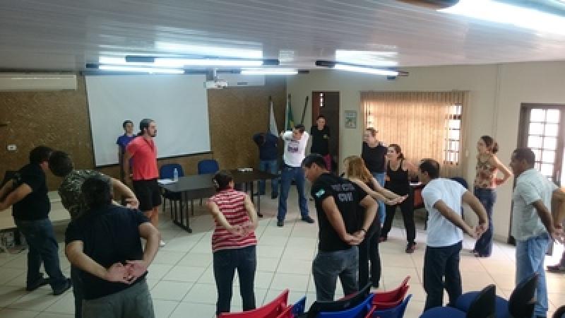 Ginástica laboral na Polícia Civil em Jacarezinho