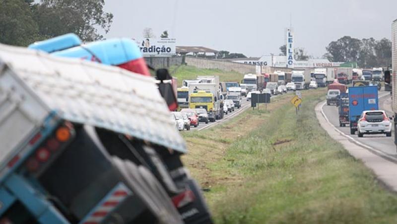 Por dia, sete pessoas morrem em acidentes de trânsito no Paraná