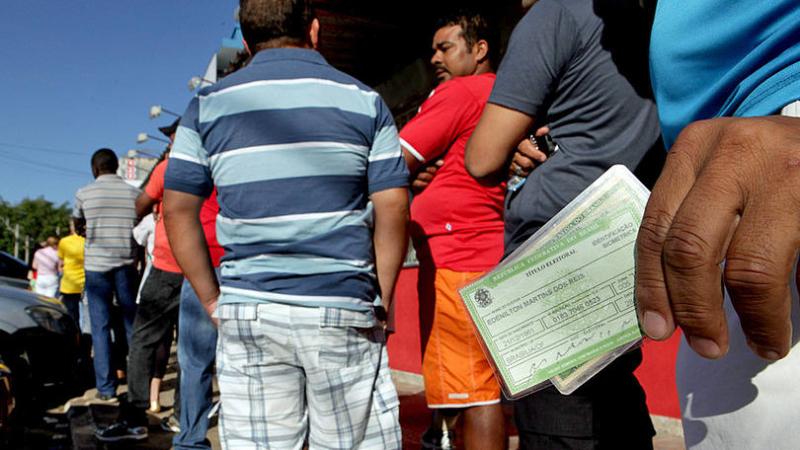 Dezoito pessoas são presas no PR por crimes ou delitos eleitorais, diz PM