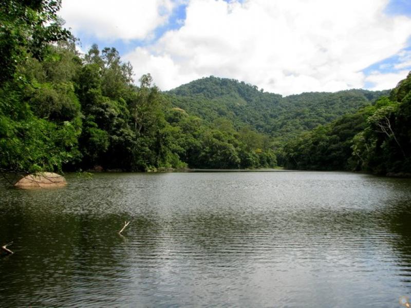 Gêmeos de dois anos morrem afogados em açude de sítio em Toledo