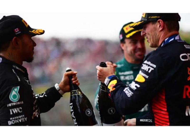 Verstappen e Alonso aparecem à frente de Hamilton em ranking de jogo da Fórmula 1