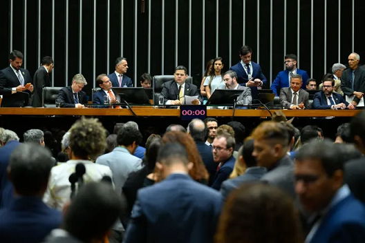 Congresso derruba veto à dosimetria e impõe duas derrotas a Lula em 24 horas