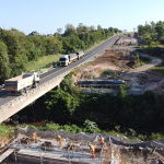 Obras de içamento na BR-153 altera fluxo entre Santo Antônio da Platina e Jacarezinho